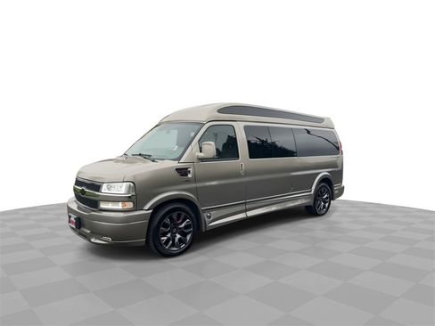 Used 2024 Chevrolet Express 2500 Extended w/ Driver Convenience Package image 4