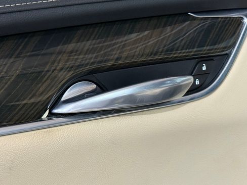 Used 2019 Cadillac XT5 FWD image 22