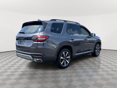 Used 2023 Honda Pilot Touring image 9