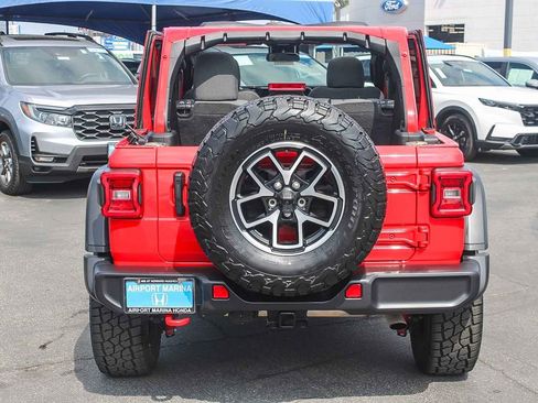Used 2025 Jeep Wrangler Unlimited Rubicon AWD/4WD image 34