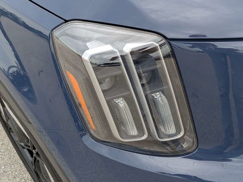 Certified 2025 Kia Telluride EX FWD image 10