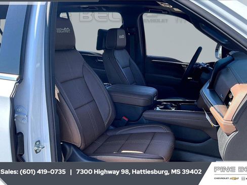 New 2026 Chevrolet Suburban High Country AWD/4WD image 6