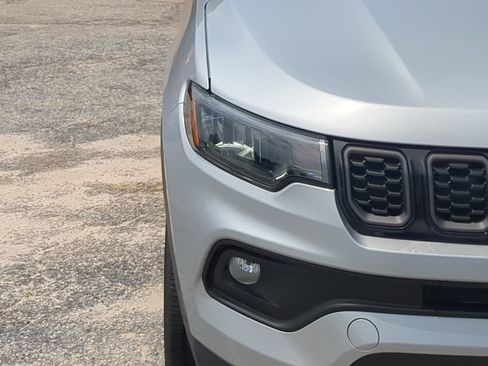 New 2026 Jeep Compass Latitude AWD/4WD image 8