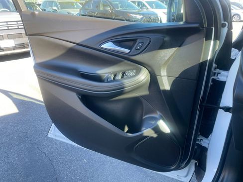 Used 2025 Buick Encore GX Preferred image 20