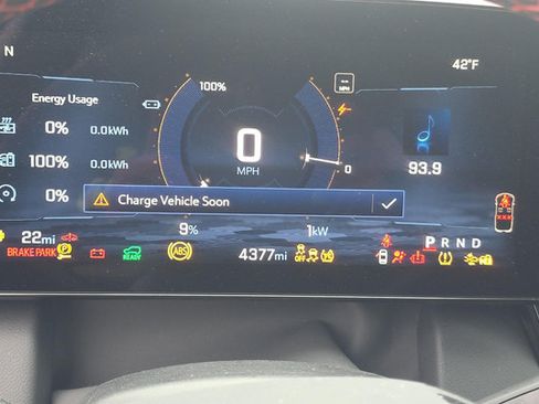 Used 2025 Chevrolet Equinox EV RS w/ Convenience Package II FWD image 8