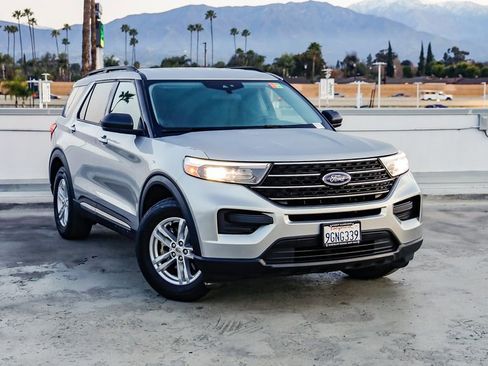 Used 2020 Ford Explorer XLT image 1