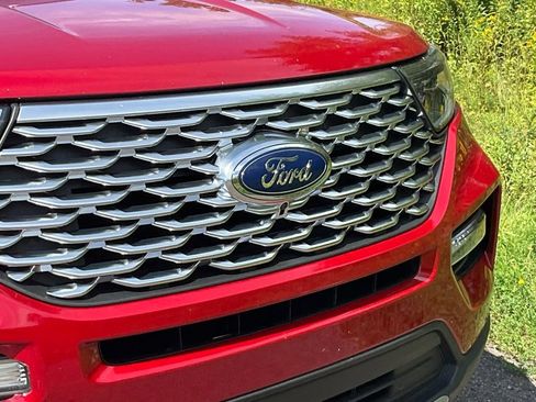 Used 2024 Ford Explorer Platinum w/ Technology Package AWD/4WD image 21