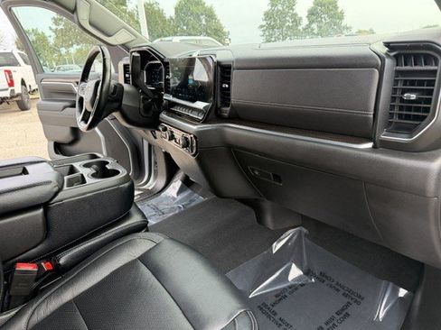 Used 2022 Chevrolet Silverado 1500 LT w/ Diesel Off-Road Package AWD/4WD image 39