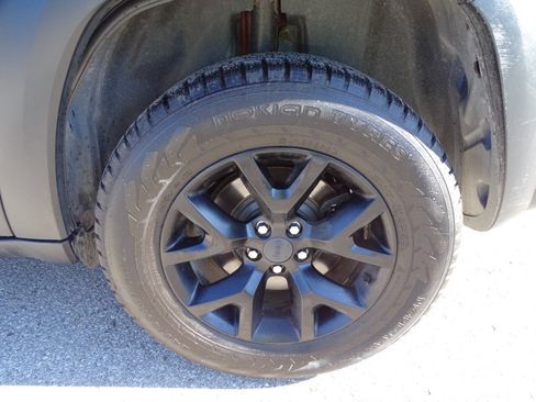 Used 2017 Jeep Cherokee 4WD Trailhawk w/ Cold Weather Group image 40