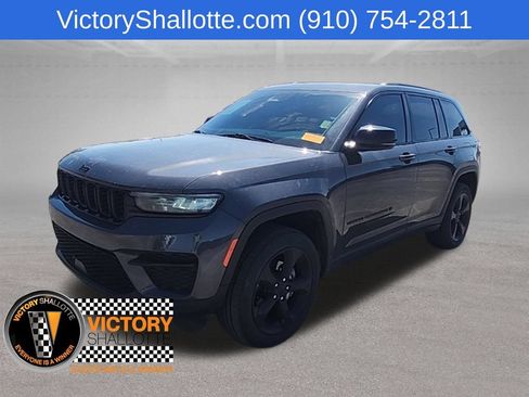 Certified 2023 Jeep Grand Cherokee Altitude AWD/4WD image 17