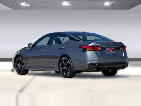 Used 2024 Nissan Altima 2.5 SR FWD image 3