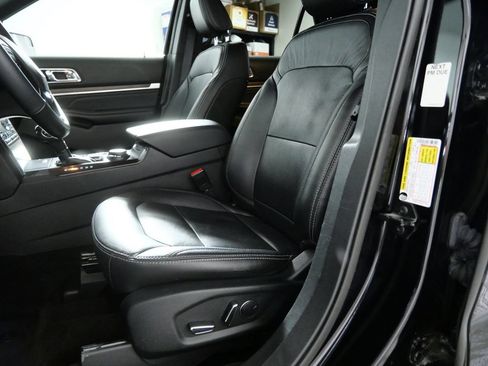 Used 2018 Ford Explorer Limited AWD/4WD image 17