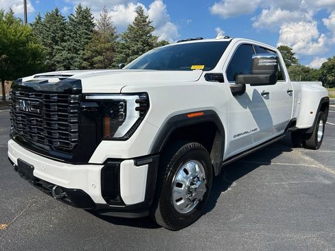 Used 2025 GMC Sierra 3500 Denali Ultimate AWD/4WD image 70