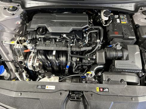 Used 2023 Hyundai Elantra SE w/ Cargo Package image 26