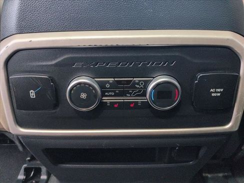 Used 2023 Ford Expedition Limited RWD image 17