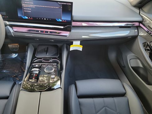 New 2026 BMW 540i xDrive 540i xDrive w/ M Sport Package image 9