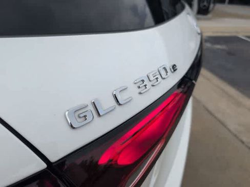 Used 2025 Mercedes-Benz GLC 350e 4MATIC image 11