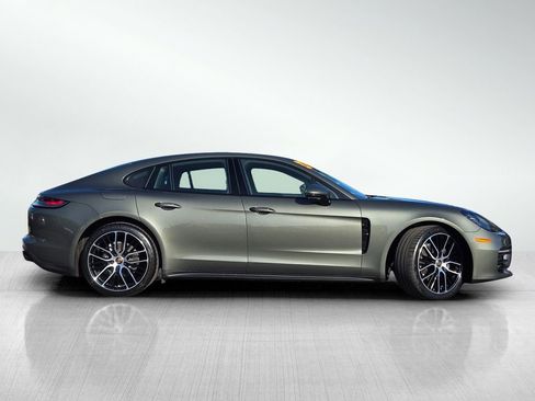 Used 2022 Porsche Panamera Platinum Edition image 3