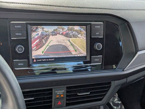 Used 2020 Volkswagen Jetta SE w/ SE Cold Weather Package image 20