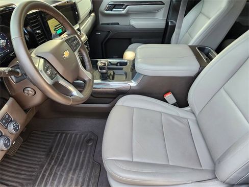 Used 2024 Chevrolet Silverado 1500 LTZ w/ LTZ Premium Package AWD/4WD image 5