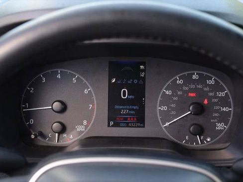 Certified 2025 Toyota Corolla Cross LE FWD image 13