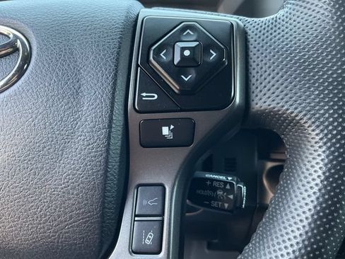 Used 2023 Toyota Tacoma TRD Off-Road w/ Advanced Technology Package AWD/4WD image 20