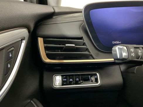 Used 2025 Buick Envision Avenir AWD/4WD image 20