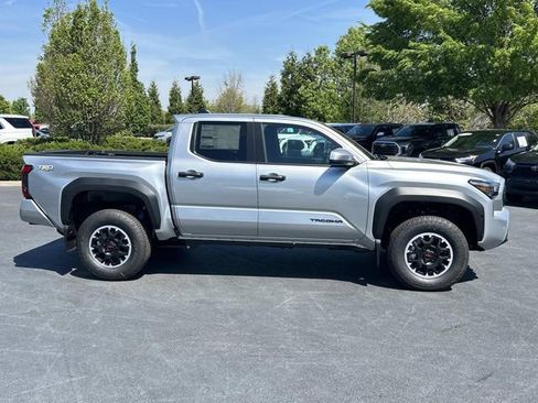 New 2026 Toyota Tacoma TRD Off-Road AWD/4WD image 3