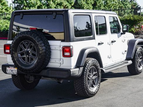 Used 2024 Jeep Wrangler Sport S image 6