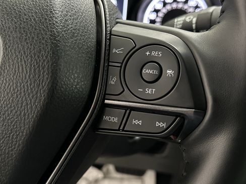 Used 2024 Toyota Camry SE image 25