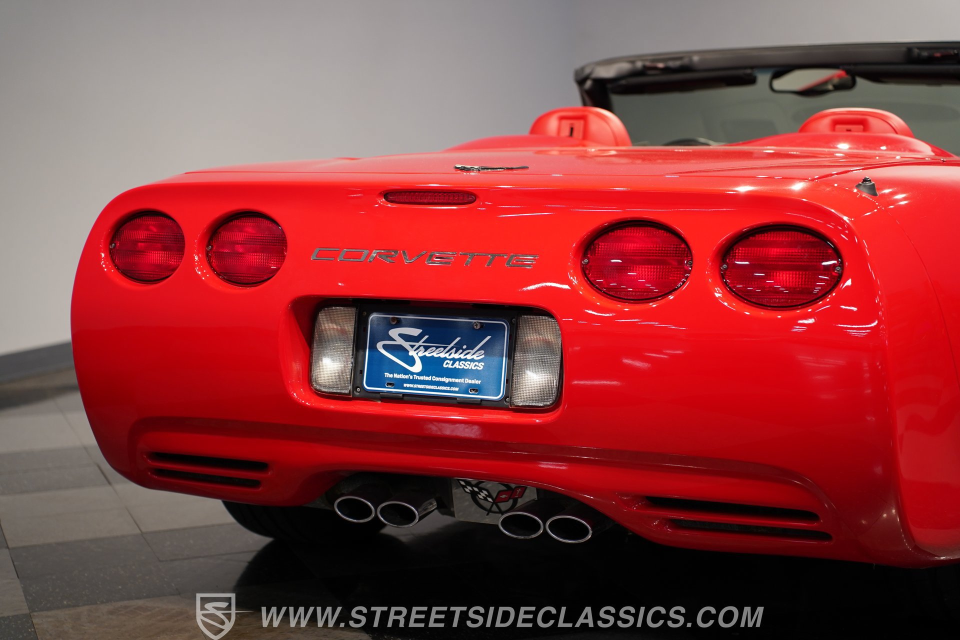 Used 2004 Chevrolet Corvette Convertible w/ Preferred Equipment Group RWD image 27