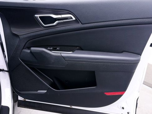 Used 2025 Kia Sportage EX w/ Premium Package image 35