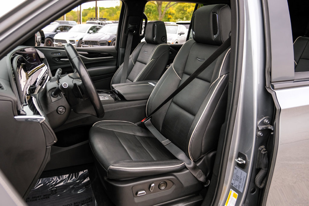 Used 2023 Cadillac Escalade Sport w/ LPO, ONYX Package AWD/4WD image 46