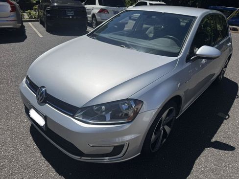 Used 2016 Volkswagen e-Golf SE FWD image 7