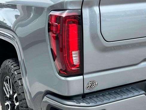 Used 2024 GMC Sierra 1500 AT4 w/ Technology Package AWD/4WD image 10