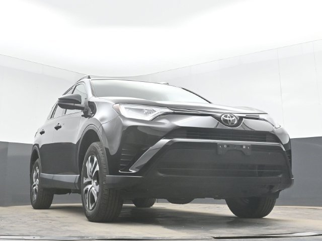 Used 2018 Toyota RAV4 LE w/ All Weather Liner Package AWD/4WD image 27