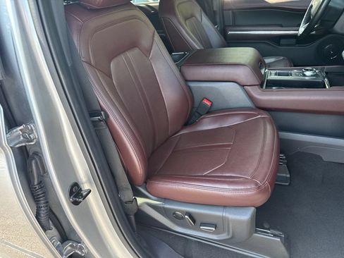 Used 2024 Ford Expedition Limited RWD image 11