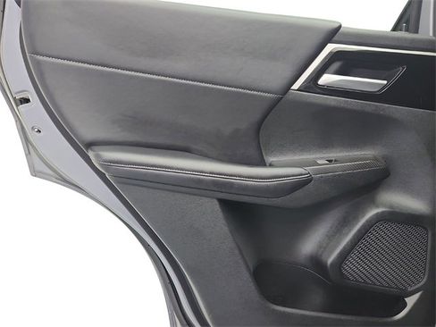 Used 2024 Mitsubishi Outlander SE image 25