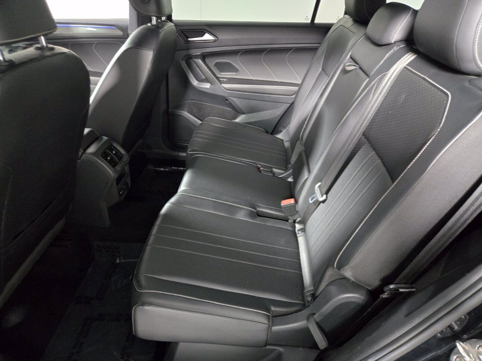 Used 2022 Volkswagen Tiguan SE R-Line FWD image 5