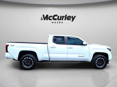 Used 2024 Toyota Tacoma TRD Sport AWD/4WD image 7
