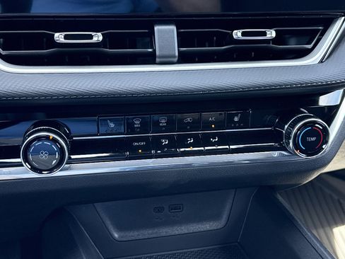 New 2026 Chevrolet Equinox LT w/ Safety and Technology Package FWD image 27