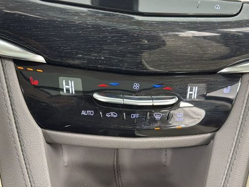 Used 2022 Cadillac XT6 Premium Luxury image 29