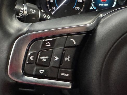 Used 2016 Jaguar XF R-Sport image 30