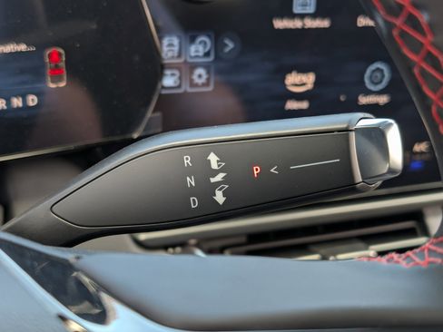 New 2025 Chevrolet Equinox EV RS image 18