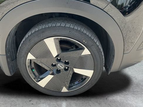 Certified 2025 Nissan Kicks SR FWD image 39
