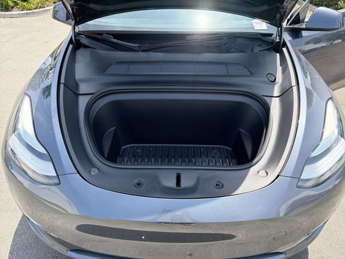 Used 2022 Tesla Model Y Long Range AWD/4WD image 18
