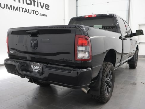 Used 2022 RAM 2500 Big Horn w/ Night Edition AWD/4WD image 4
