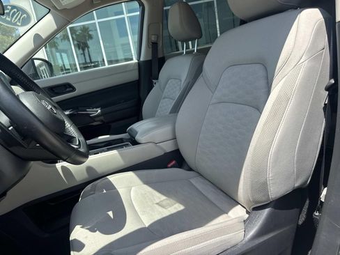 Used 2024 Nissan Pathfinder SV FWD image 16