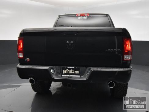 Used 2016 RAM 1500 Express w/ Black Ram 1500 Express Group AWD/4WD image 6