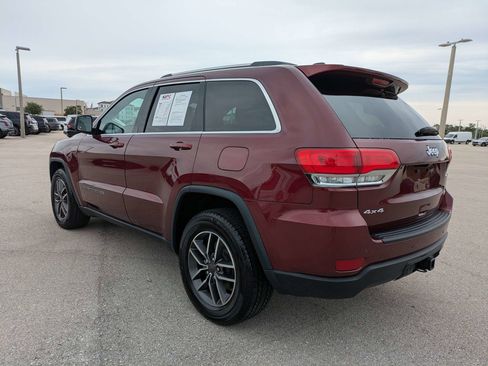 Used 2019 Jeep Grand Cherokee Laredo w/ Laredo X Package AWD/4WD image 7